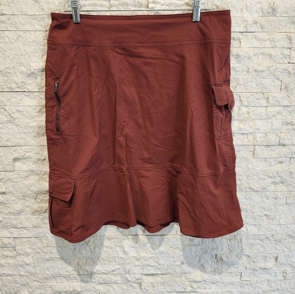Royal Robbins Discovery Red Hiking Cargo Sport Skirt Size 12 EUC - Picture 1 of 4